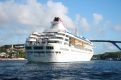 Cruise ship towards the bridge